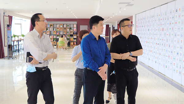 熱烈歡迎石佛園區運營中心魏主任一行蒞臨火爆網參觀指導! 熱烈歡迎石佛園區運營中心魏主任一行蒞臨火爆網參觀指導!