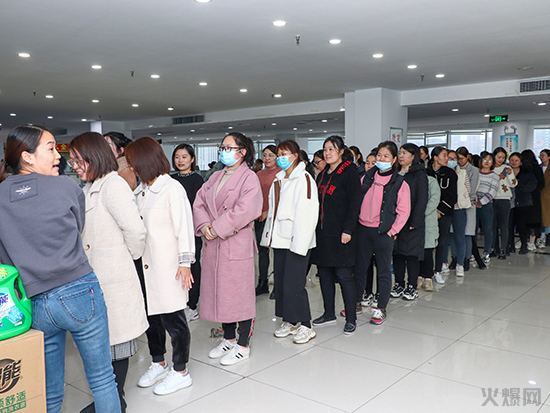 致愛三八女神節,火爆網派發女神專屬禮物 致愛三八女神節,火爆網派發女神專屬禮物