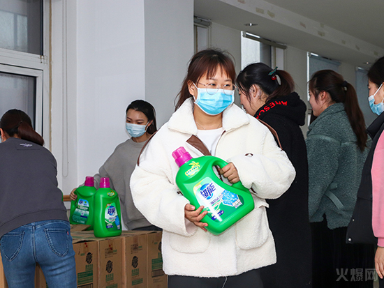 致愛三八女神節,火爆網派發女神專屬禮物 致愛三八女神節,火爆網派發女神專屬禮物
